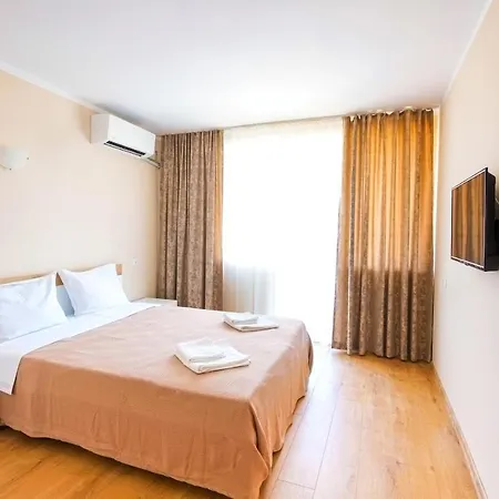 Konukevi House With Garden Ahyolu