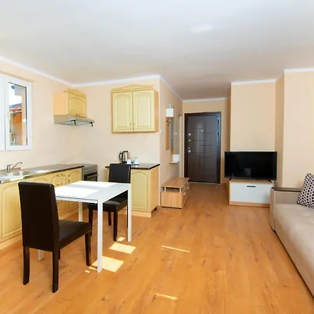 House With Garden Konukevi