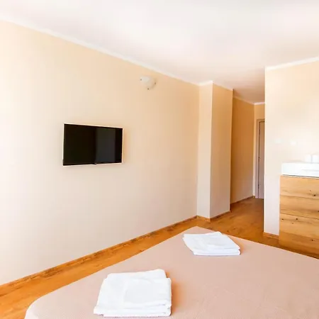 House With Garden Konukevi Ahyolu