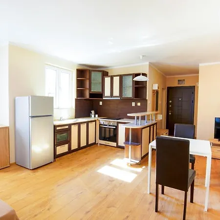 House With Garden Konukevi