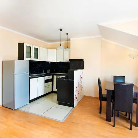 House With Garden Konukevi Ahyolu