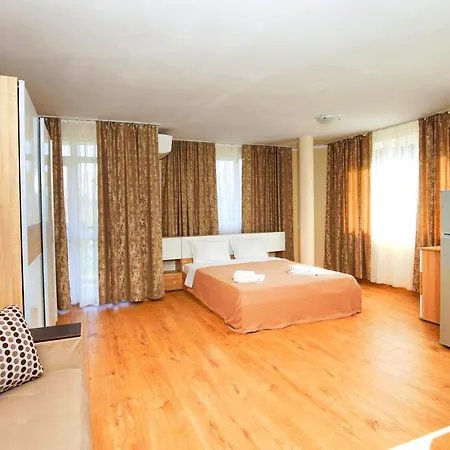 House With Garden Pensjonat 3*